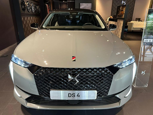 DS DS4 1.6 Performance Line 215 At8
