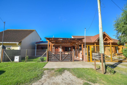 Venta Casa 3 Ambientes Con Parque En Santa Clara