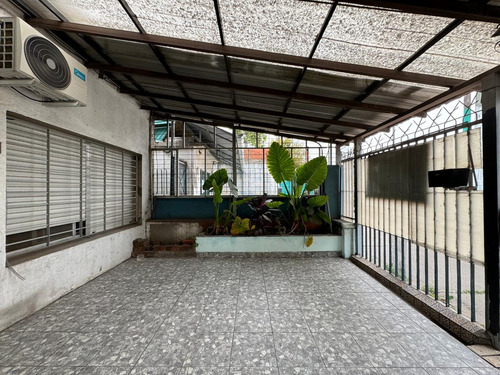 Casa En Venta En Rafael Calzada
