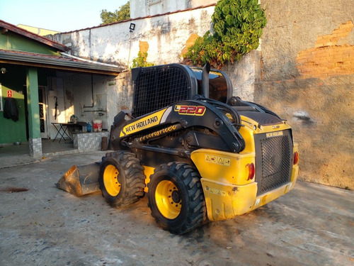 Imagem 7 de 8 de New Holland 220
