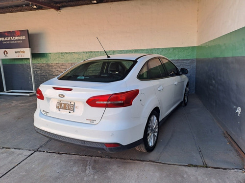 Imagen 3 de 8 de Ford Focus 4p 2.0l N Mt Se Plus 2016