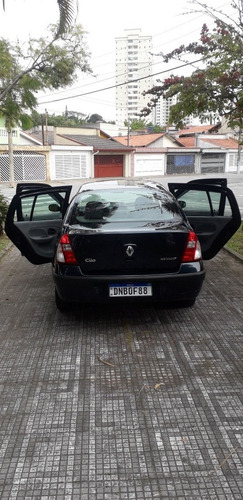 Renault Clio Sedan 2004 1.6 16v Expression 4p