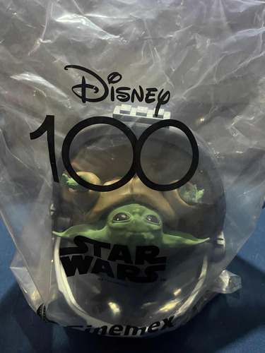 Palomera Grogu Baby Yoda, Cinemex Disney 100 Años Star Wars