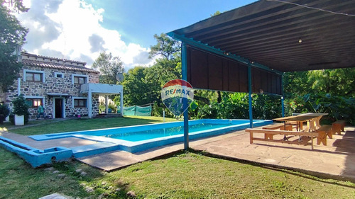 Venta Casa + Cabañas Yala 