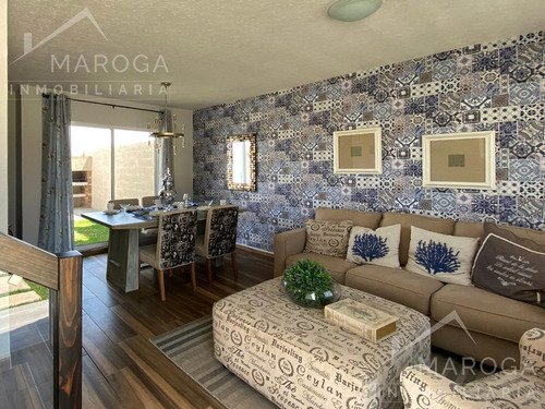 Imagen 2 de 23 de Casa En Pachuca Con Jardín En Fraccionamiento Privado Tenemos Promociones Para Ti.!
