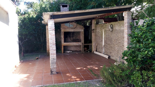 Excelente Oportunidad Con Piscina Muy Linda Casa