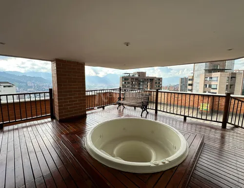 Apartamento En Arriendo En El Poblado. Cod A776155