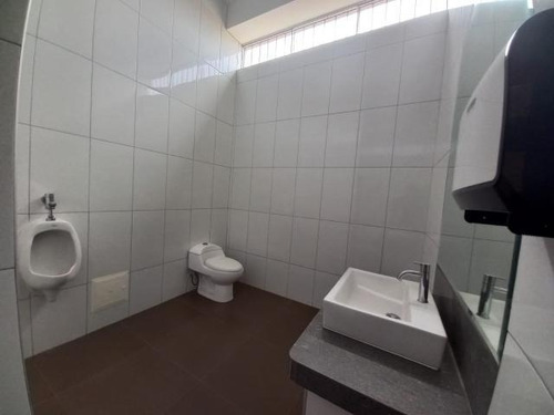 Imagen 5 de 5 de Avenida Urdaneta Local Se Vende 230.000 O Se Alquila 1000