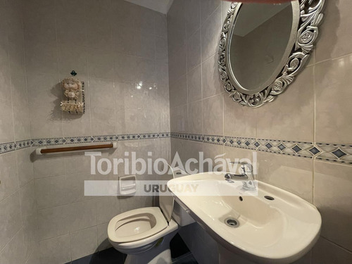 Excelente Casa De 4 Dormitorios A Pasos De Rambla Costanera