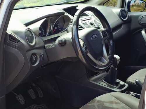 Ford Fiesta Kinetic 1.6 Design 120cv Titanium