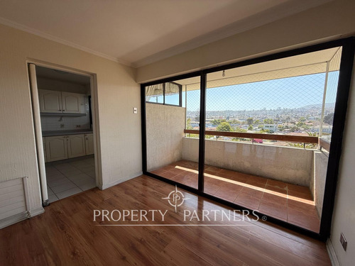 Arriendo Año Corrido Amplio Y Cómodo Departamento