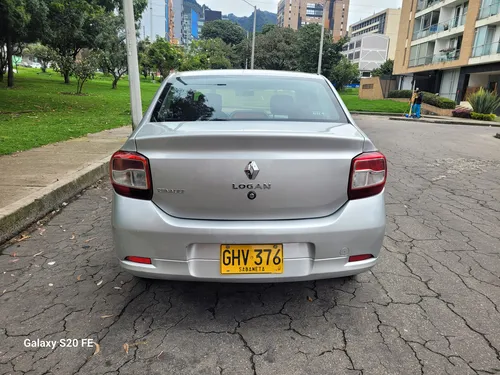 Renault Logan 1.6 Privilege / Intens