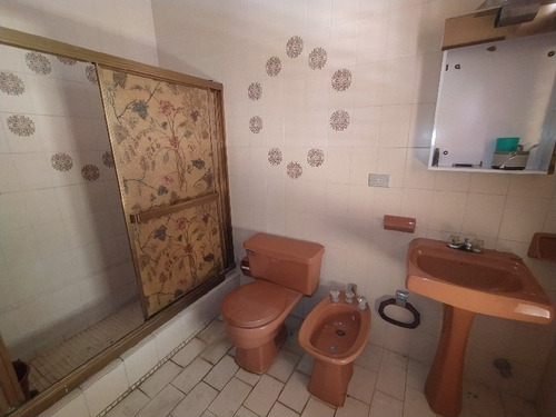 En Venta Casa Para Remodelar En Urbanización La Viña Valencia Estado Carabobo Venezuela / Emer.