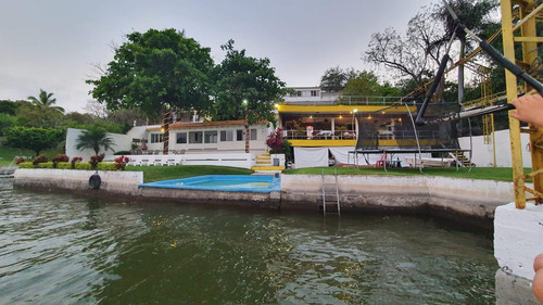 Venta De Hotel En Tequesquitengo Morelos