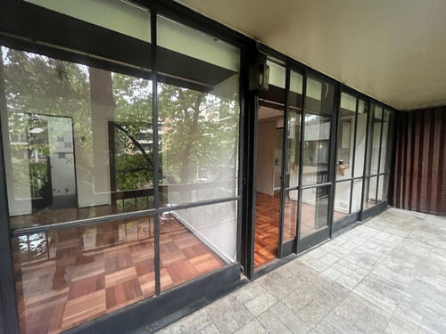 Lindo Depto. Remodelado/ 2 D+ 2 B+ E / Lyon / Carlos AntĂșnez