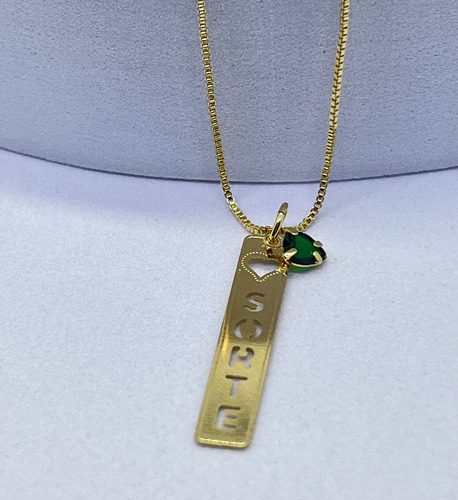 Colar Sorte Com Coração Pedra Cor Esmeralda Semijoia! Cor Dourado
