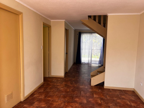 Vendemos Hermosa Casa En Villa Doña Josefa A Pasos De Univer