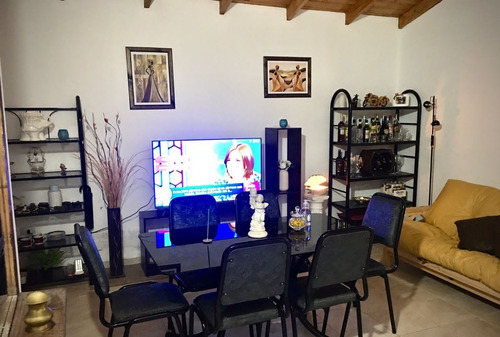 Imagen 2 de 13 de Duplex De 3 Amb Con Patio Y Cochera. Impecable Estado.