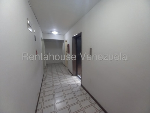 Venta De Amplio Apartamento En El Cigarral / Gc