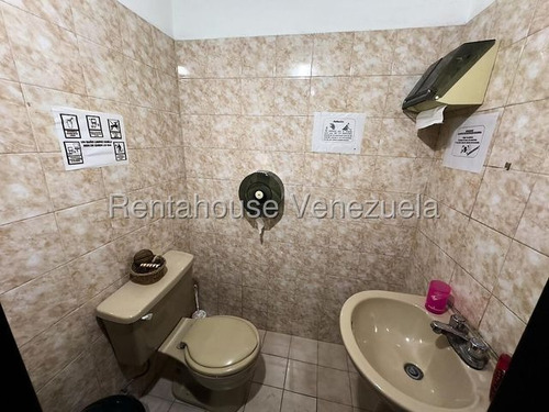 Galpón En Venta En Las Acacias.