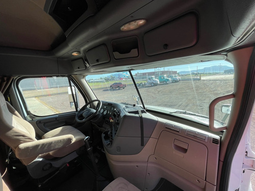 Imagen 15 de 15 de Freightliner Cascadia
