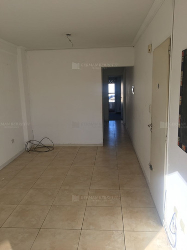 Departamento En Alquiler Ubicado En Lanús Este, Lanús