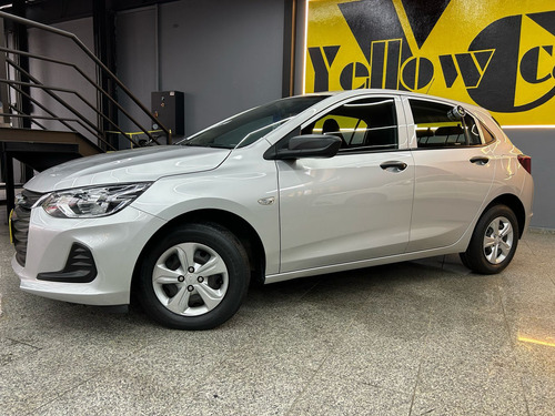 Chevrolet Onix Hatch 1.0 12V Flex 5p Mecanico 2023 Completo Baixa Km