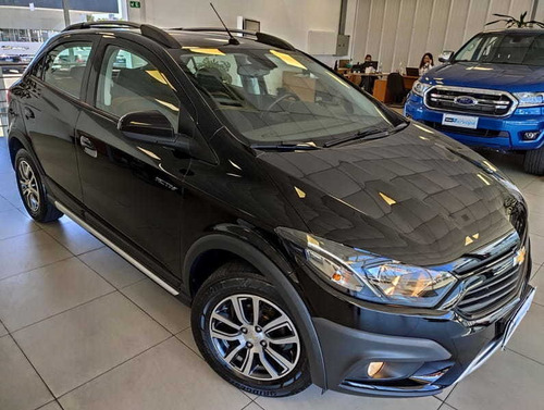 Imagem 3 de 15 de Chevrolet Onix Hatch Activ 1.4 8v Flex 5p Mec 2017