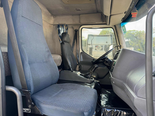 Volvo Vm 260 Ano 2009 Com Sider 8,5m