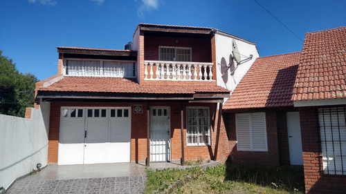 Casa Duplex Cuatro Dormitorios Dos Baños A Una Cuadra Del Mar