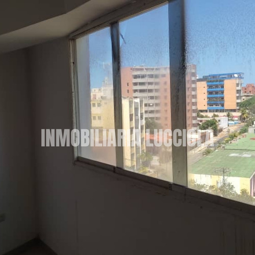 Imagen 11 de 12 de Apartamento De 90 Mts2 En Playa Grande, Edo. La Guaira Listo Para Ocupar Ref 051