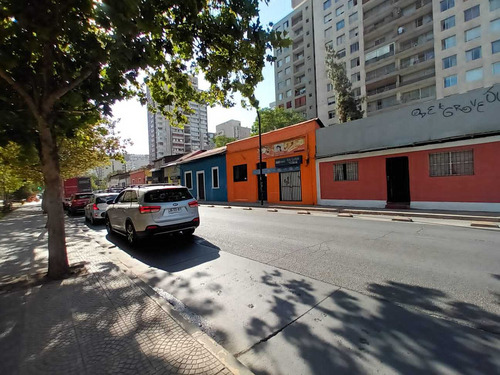 Lira, Próximo Metro Santa Isabel // 1d Y 1b (69738)