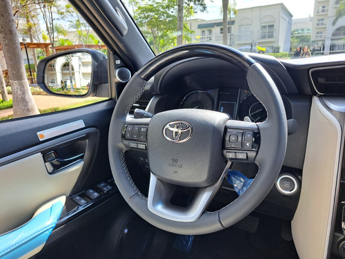 Toyota SW4 2.8 D-4D Turbo Diesel Diamond 7 Lugares 4x4