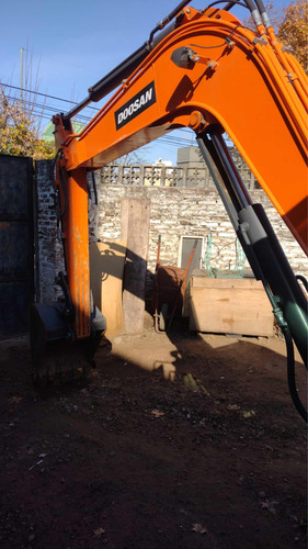 Doosan 60l. 216 Horas. 1er Dueño. Iva A Convenir