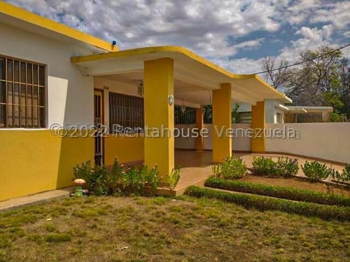 Imagen 7 de 9 de Impecable Casa En Judibana, De Muy Buena Construcción Y Distribución. Este Es Un Urbanismo Tranquilo Y Con Servicios Públicos Ininterrumpidos. #22-18918