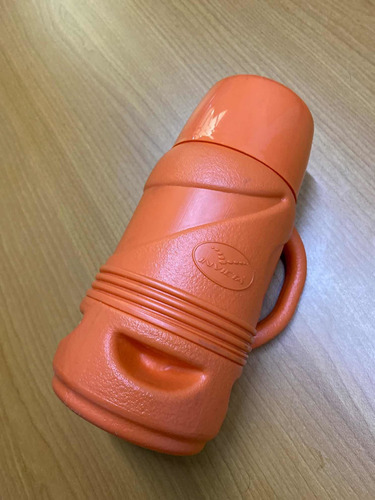 Termo De Plástico Para Niño Con Taza Color Naranja