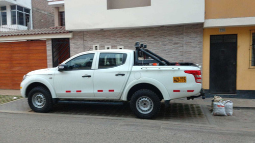 Imagen 3 de 6 de Alquiler Camioneta Toyota Hilux Mitsubishi L200 4x4 Empresas