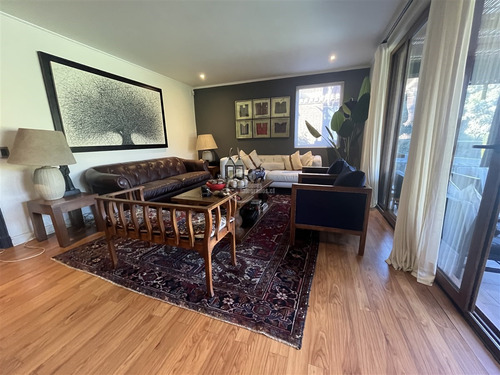 Casa En Venta De 7 Dorm. En Lo Barnechea
