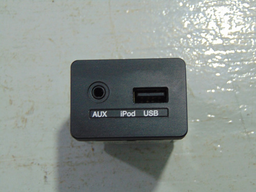 Moldura Usb Aux Radio Hyundai Tucson 05-16 Original