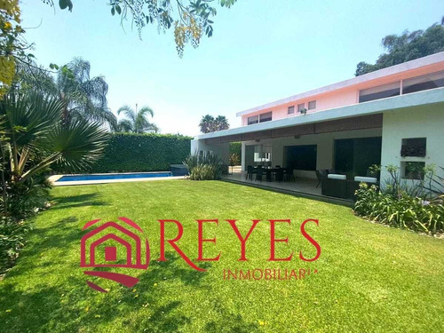 Casa En Venta Con Excelente Ubicación