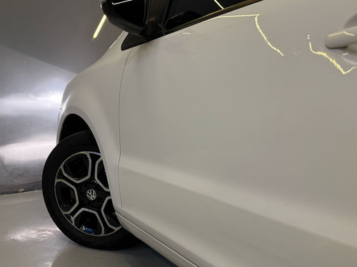 Volkswagen Fox 1.0 Seleção Tec Total Flex 5p