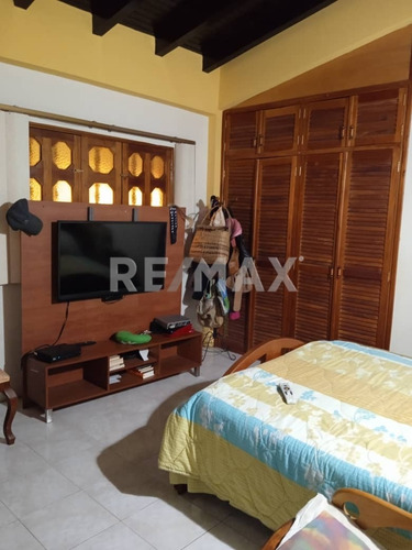 Imagen 10 de 10 de Casa Quinta Dos Niveles Urb. Nueva Andalucia Av. Cancamure