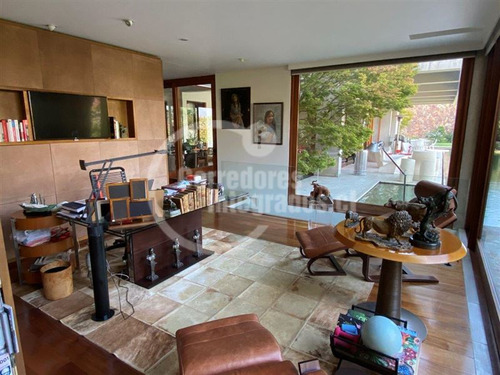 Casa En Arriendo De 5 Dorm. En Lo Barnechea