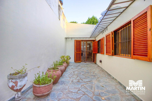 Casa En Venta 5 Amb Con Patio En Victoria
