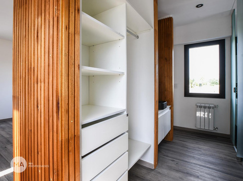 Casa 3 Dormitorios, Jardín, Piscina - Puerto Roldán Barrio Cerrado - Roldán | Venta