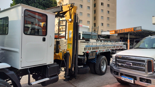 Mercedes Atron 1719 Modelo 2014 Com Munck