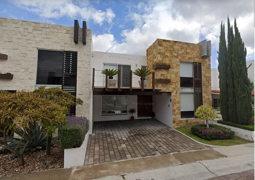 Hermosa Casa En Cumbres Del Lago Con Alberca