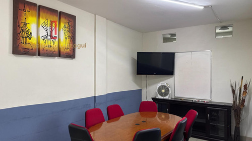 Oficinas En Renta Frente A Plaza Candiles, Corregidora, Querétaro