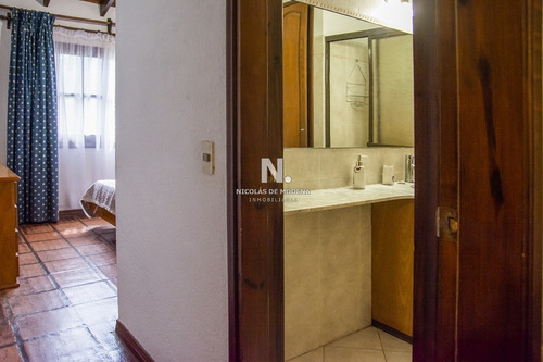 Casa En Venta En Cantegril- Ref: 3670