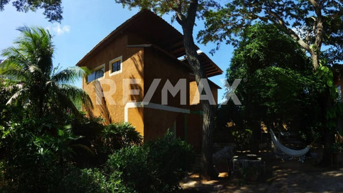 Imagen 13 de 14 de Re/max 2mil Vende Casa / Townhouse En Los Caobos - Isla De Margarita